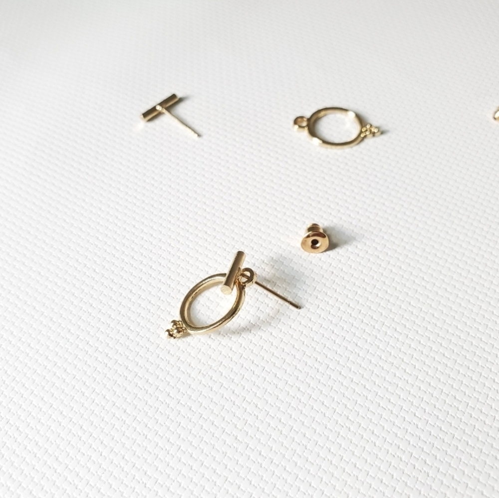 Front Back Bar Stud Earrings 2 in One - Picture 7 of 8